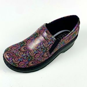 Klogs Womens Paisley Patent Leather Klogs Size 6